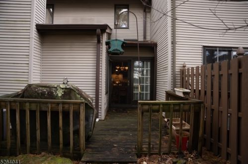 10 Peach Ct, Flemington NJ  08822-3005 exterior