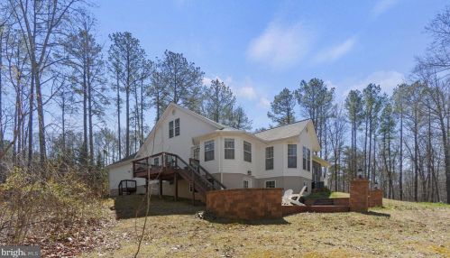 25 Countryside Dr, Fredericksburg VA  22406-4142 exterior