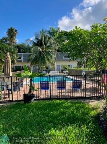 1945 4th Ave, Boca Raton, FL 33432-1543