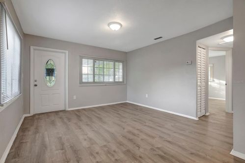 9780 Park Lake Dr, Pinellas Park FL  33782-3563 exterior