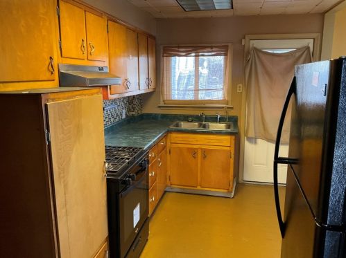 1806 Powers St, Mckeesport PA  15132-5149 exterior