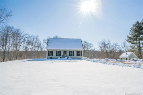 306 Green Hollow Rd, Moosup, CT 06354-1705