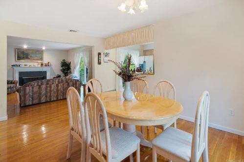 22 Kensington Ave, Thornwood NY  10594-1144 exterior