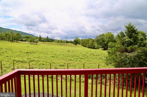 109 Mulberry Ln, Wardensville, WV 26851-8705