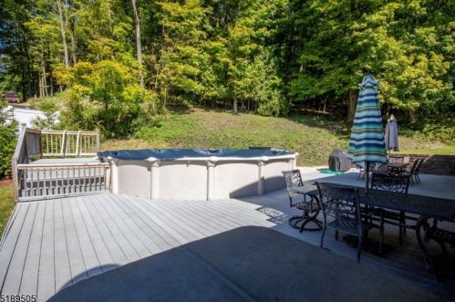 80 Clark Rd, Wantage NJ  07461-3112 exterior