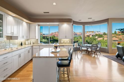 12 Linda Vis, Sedona AZ 86336-5067 exterior