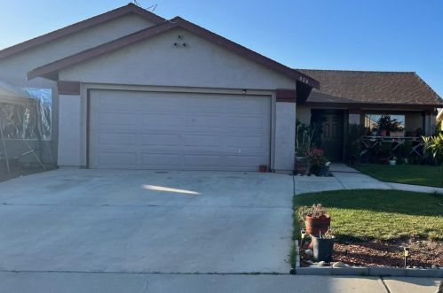 904 Tyler Ave, Greenfield, CA 93927-6306