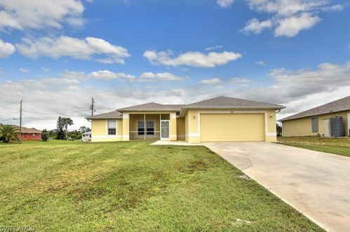5001 Berryman St, Lehigh Acres, FL 33971-6628