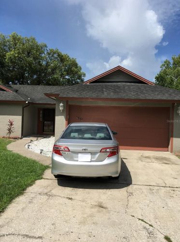 5560 Long Lake Dr, Orlando, FL 32810-3904