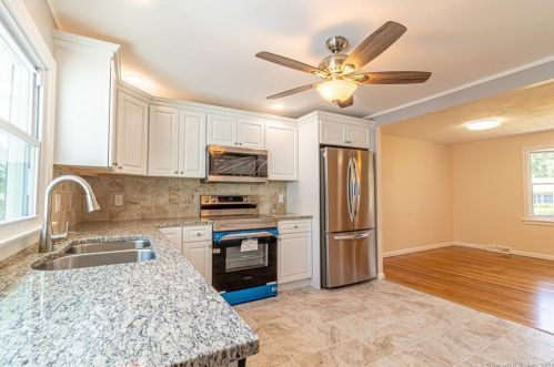 23 Mcintosh Ave, Uncasville CT  06382-2227 exterior