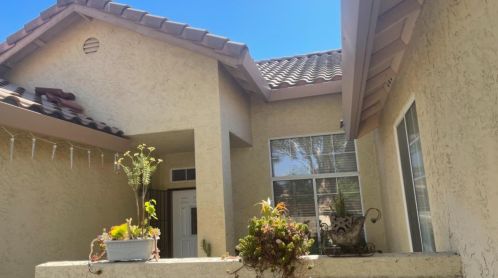 326 Santa Clara St, Los Banos, CA 93635-3216