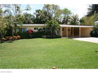 1278 Forest Ave, Naples FL  34102-5443 exterior