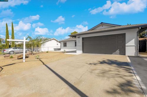 3661 Cummings Way, North Highlands, CA 95660-3326