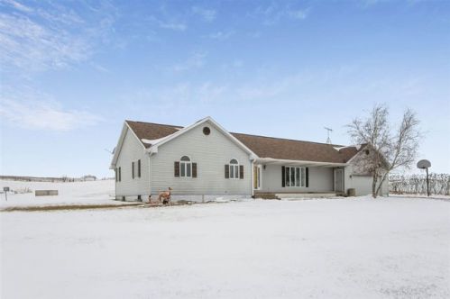 2153 V Ave, Homestead, IA 52236-8523