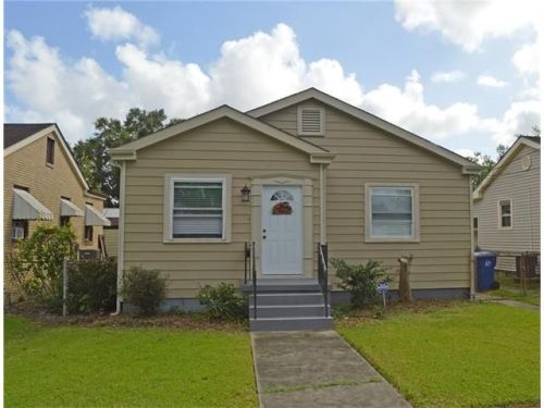 1030 Rupp St, Gretna, LA 70053-2148