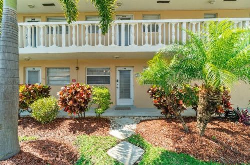 2182 1st Way, Boynton Beach, FL 33435-2916