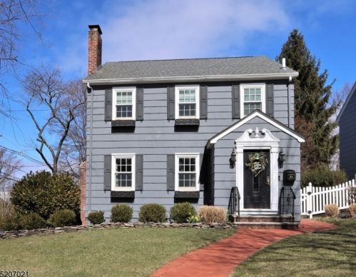 264 Highfield Ln, Nutley, NJ 07110-2448