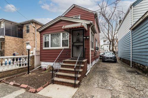 118-09 Van Wyck Expy, Jamaica, NY 11436-1502