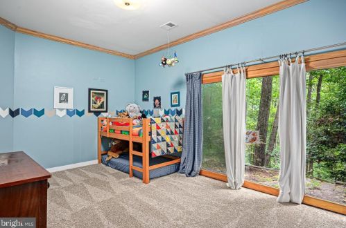 11103 Glade Dr, Herndon VA 20191-4707 exterior