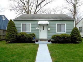 406 Dot St, Milford, OH 45150-1200