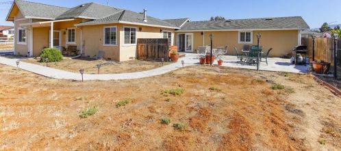 11 El Dorado Dr, Hollister, CA 95023-5140