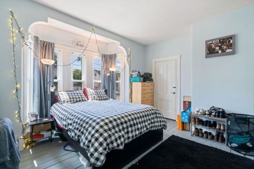 22 Stetson St, Whitman MA 02382-2439 exterior