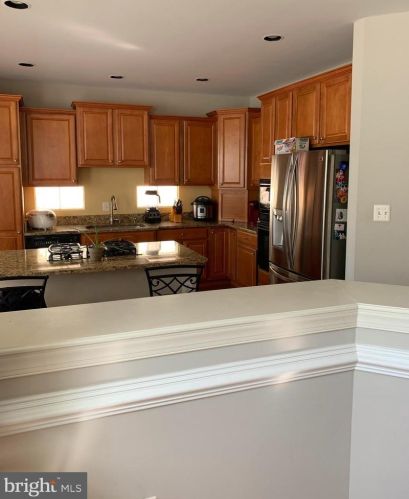 6766 Sycamore Park Dr, Haymarket VA  20169-2995 exterior