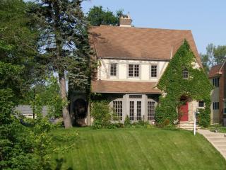 2744 Ewing Ave, Minneapolis MN  55416-4213 exterior