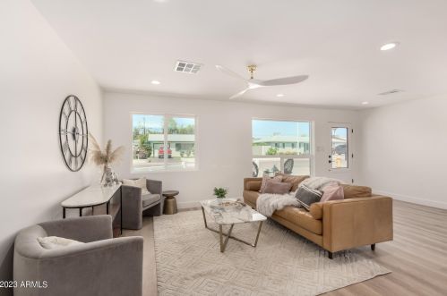 231 El Camino Dr, Phoenix AZ  85020-3515 exterior