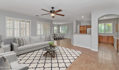 18204 Port Royale Ln, Sun City, AZ 85388-7579