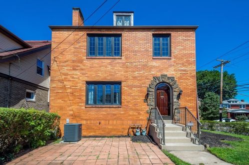 433 Winterhill St, Pittsburgh, PA 15226-1821