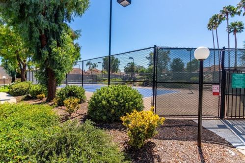 406 Massachusetts Ln, Placentia CA  92870-5017 exterior