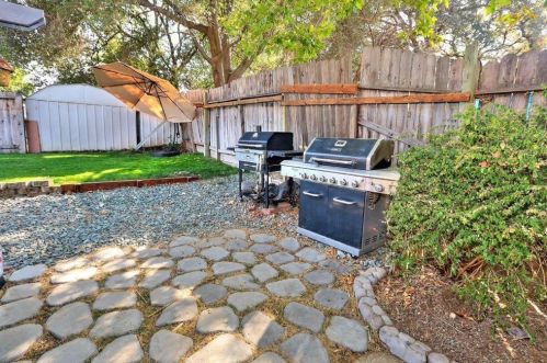 6990 Brayton Ave, Citrus Heights CA  95621-6409 exterior