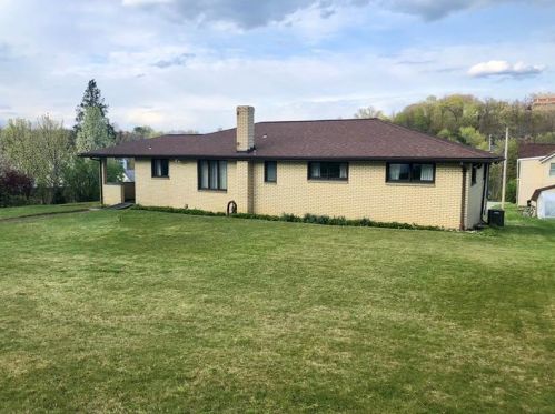 311 Agnew Rd, Jeannette PA  15644-2519 exterior