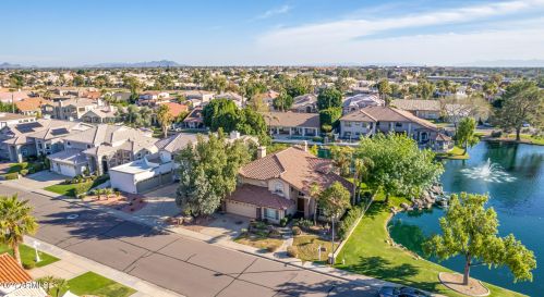 5891 Del Lago Cir, Glendale, AZ 85308-6203