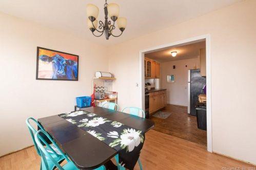 377 Queen St, Bridgeport CT  06606-3432 exterior