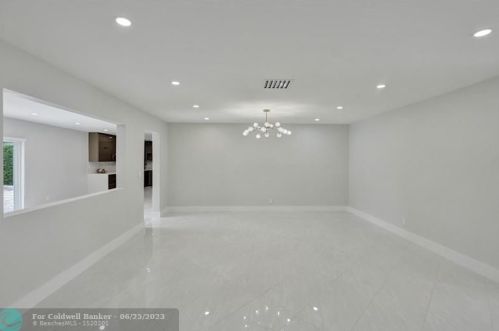 3850 36th Ave, Hollywood FL  33021-1900 exterior