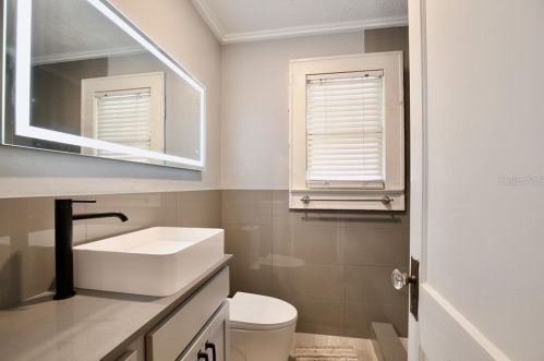 738 Edgewater Dr, Orlando FL 32804-6890 exterior