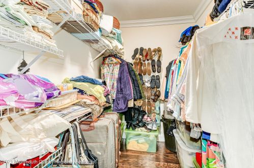 251 Tulip Ln, East Freehold NJ  07728-4033 exterior