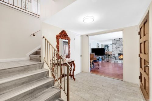 5757 Agnes Ave, North Hollywood, CA 91607-1211