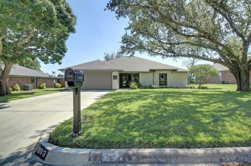 1603 Murry Dr, Cleburne, TX 76033-6565