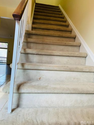 3 Highview Dr, Woodbridge NJ  07095-3905 exterior