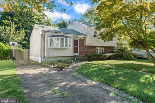 28 Dixmont Ave, Trenton, NJ 08618-1837