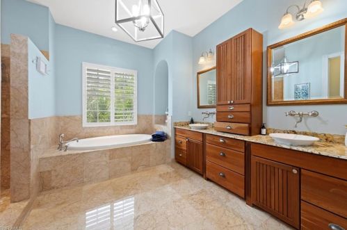 3295 12th Ave, Naples FL  34120-3592 exterior