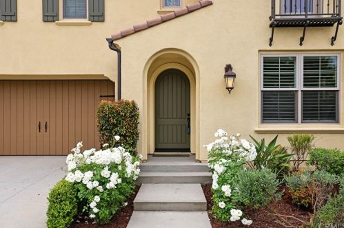 80 Hazelton, Irvine CA  92620-2189 exterior