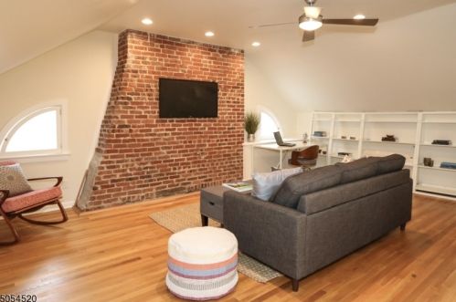 344 Ridgewood Rd, South Orange NJ  07079-1622 exterior