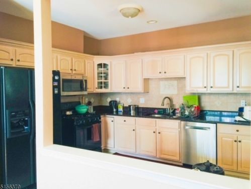 72 Emily Pl, Parsippany NJ  07054-3426 exterior