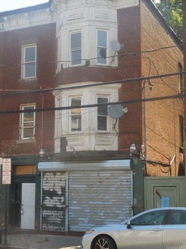 14 Liberty St, Newburgh, NY 12550-6011