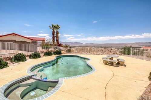 1895 Corwin Rd, Bullhead City AZ  86442-8774 exterior