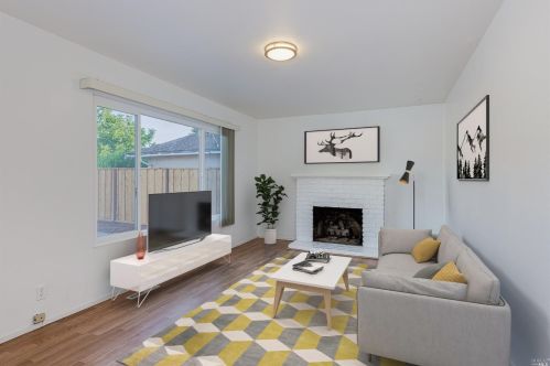 3632 Hoen Ave, Santa Rosa, CA 95405-7652